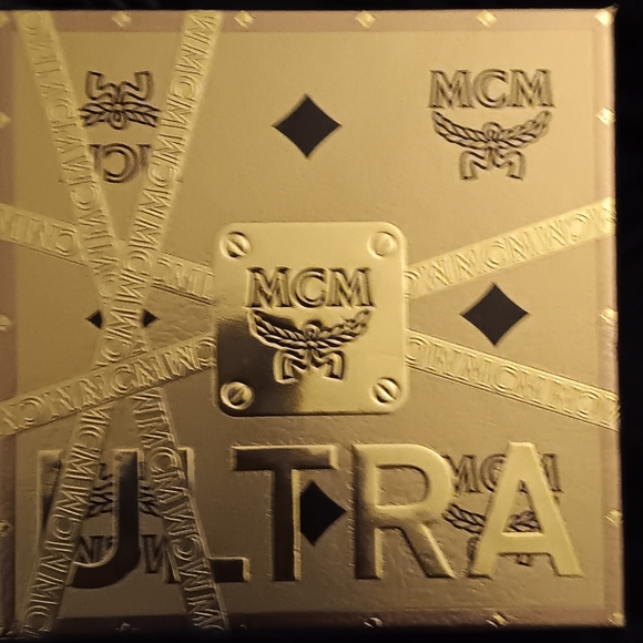 Meet your Posher, Nina - Picture 1 of 1